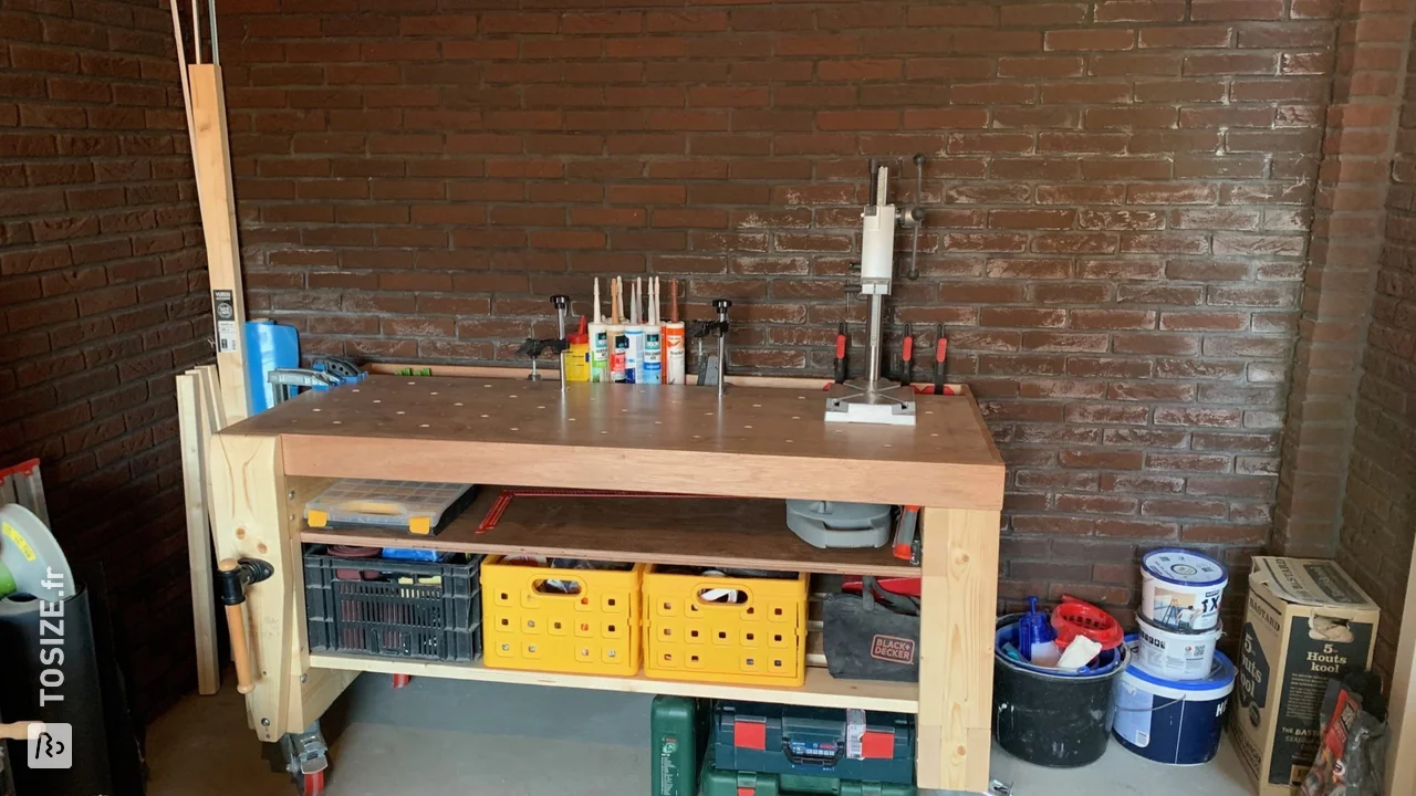Atelier de menuiserie de garage / établi de plaques OSB, par Ilia