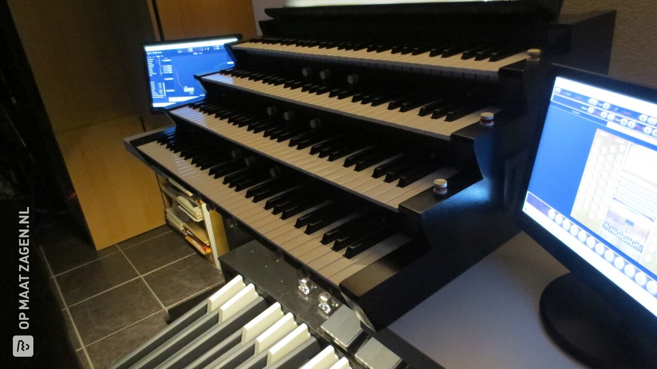 Ombouw voor een synthesizer orgel zelf maken, door Harry