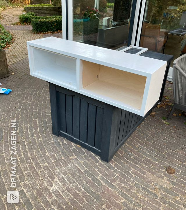 Zelf een compact TV-Meubel van multiplex en eiken op maat maken, door Julius