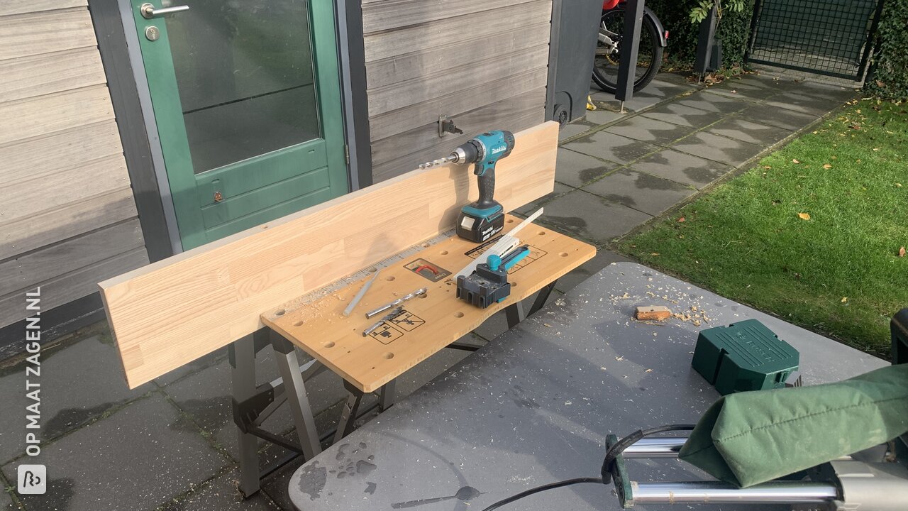 Een kinderbureau van essen timmerpaneel 26 mm maken, door Stefan