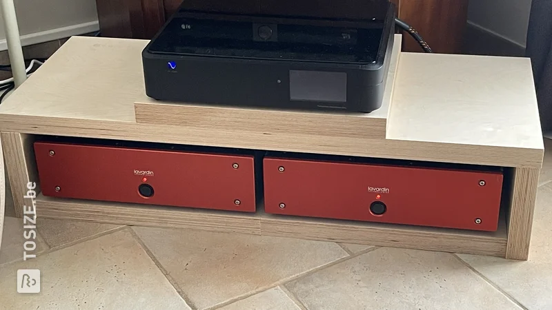 Modern hi-fi TV cabinet in plywood, by Alain