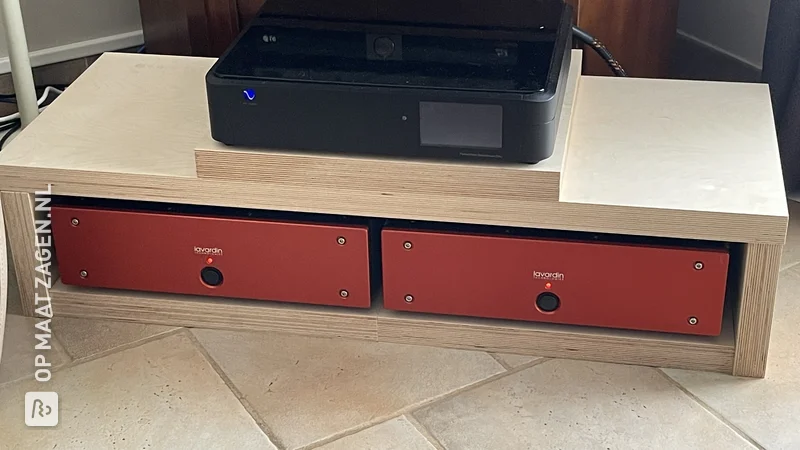 Modern hi-fi TV cabinet in plywood, by Alain