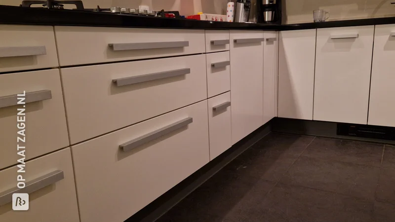 Replacing kitchen fronts yourself with sawn MDF moisture-resistant, by Niels