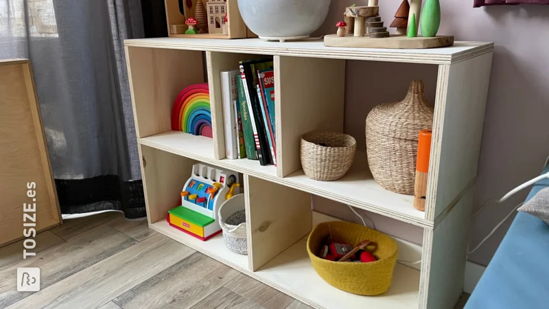 Mueble para juguetes a medida fabricado en contrachapado de álamo, de Els