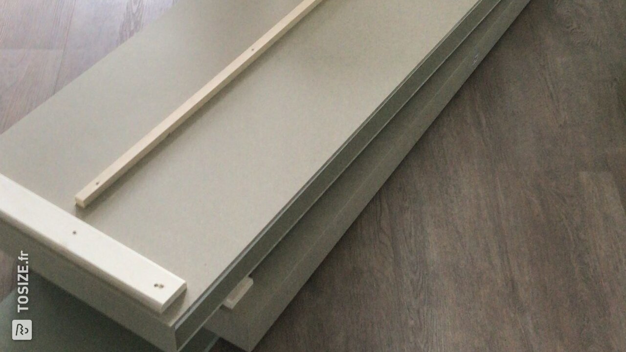 Fabriquez un grand canapé de table à manger laqué noir en MDF par Laura