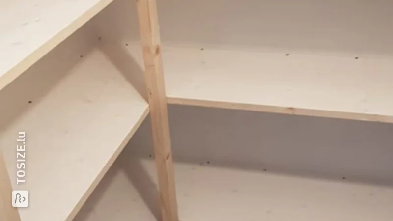 Bauen Sie Ihre eigene Speisekammer unter der Treppe, von Martin