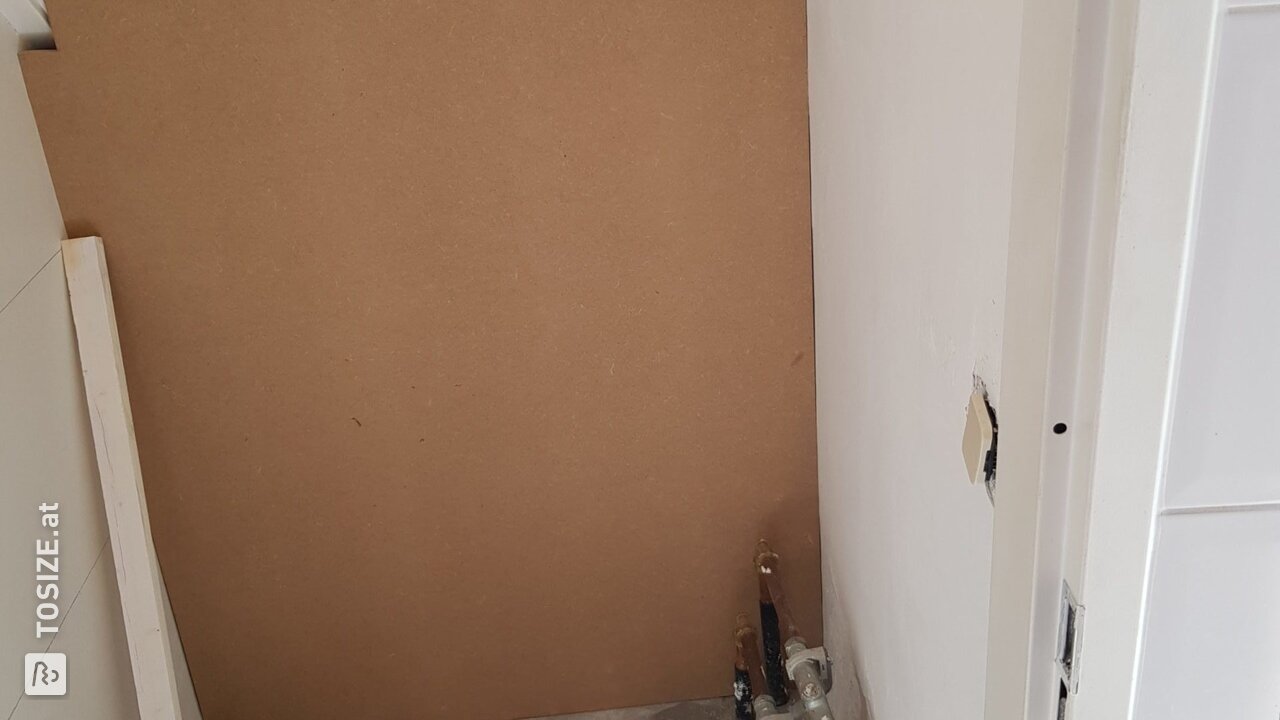 Bauen Sie selbst eine Speisekammer unter der Treppe, von Martin