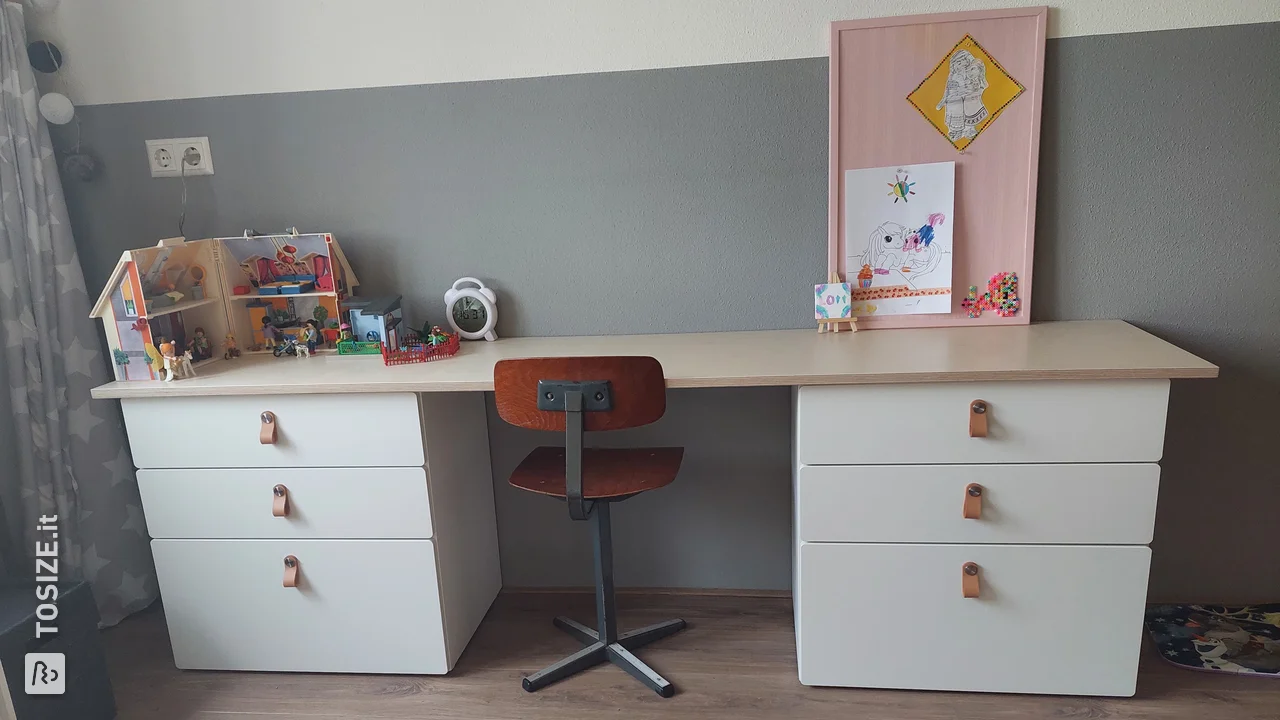 Trucco Ikea: rifinisci la scrivania per bambini con il piano superiore in  compensato