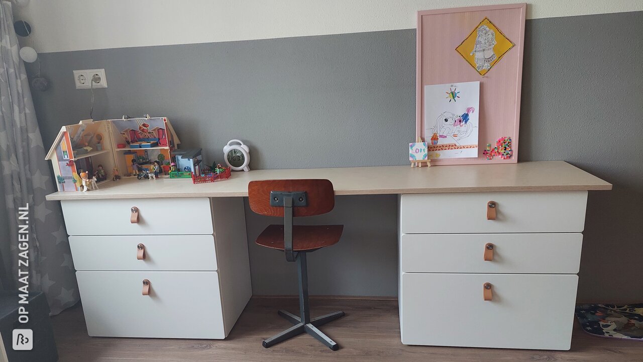 IKEA hack: Kinderbureau afgemaakt met multiplex, door Kevin