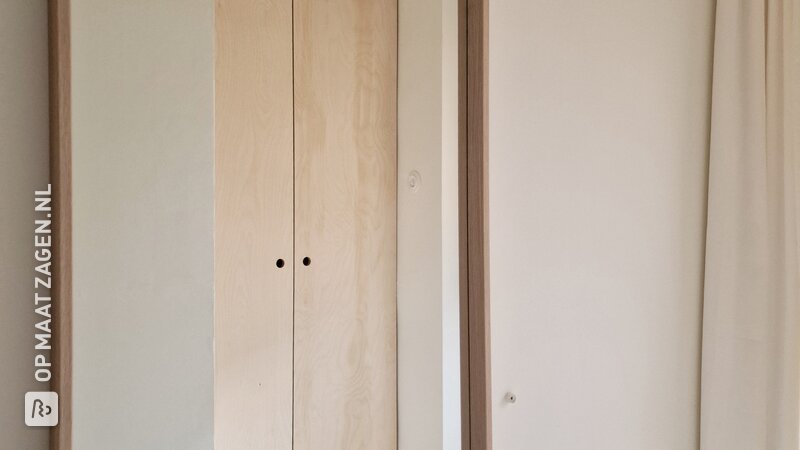 Scandinavische stijl meterkast met multiplex zelf gemaakt, door Mamoesjka