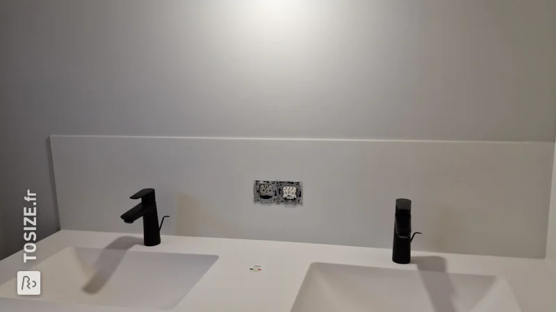 Crédences en plastique pour salle de bain et salle de douche, par Dieter
