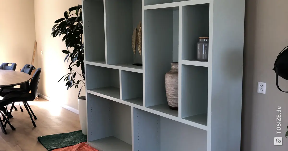 Ein hellblauer Schrank nach Maß von TOSIZE Furniture | TOSIZE.de