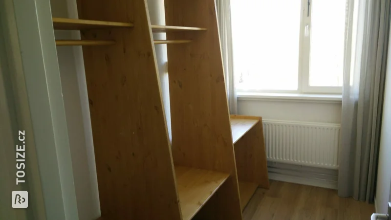 Custom wardrobe with pine carpentry panels, by Robin