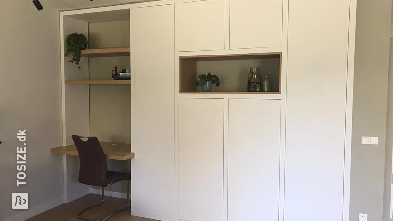 Wall cupboard with desk in MDF oak veneer, by Mirthe