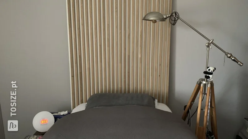 DIY: Make your own headboard from oak slats, by Mariëlle