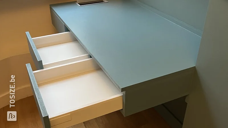 A tailor-made MDF desk for a teenager's bedroom, by Philippe