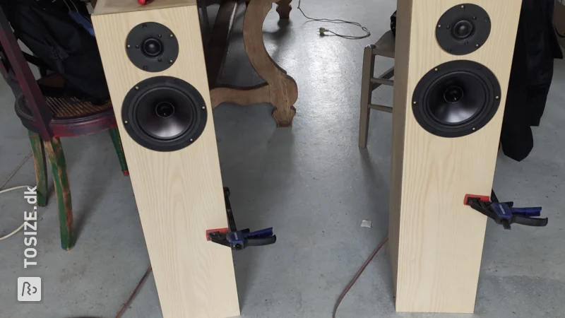 Custom Hifi speakers in custom-cut MDF, by Dominique