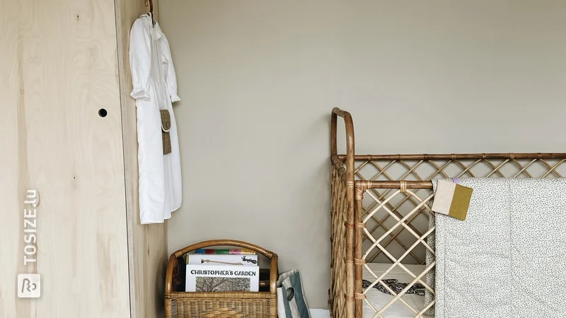 A narrow birch plywood wardrobe for the children's room, by Mario