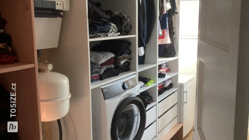 Sturdy washing machine structure made of custom-sawn plywood, by Roderick 