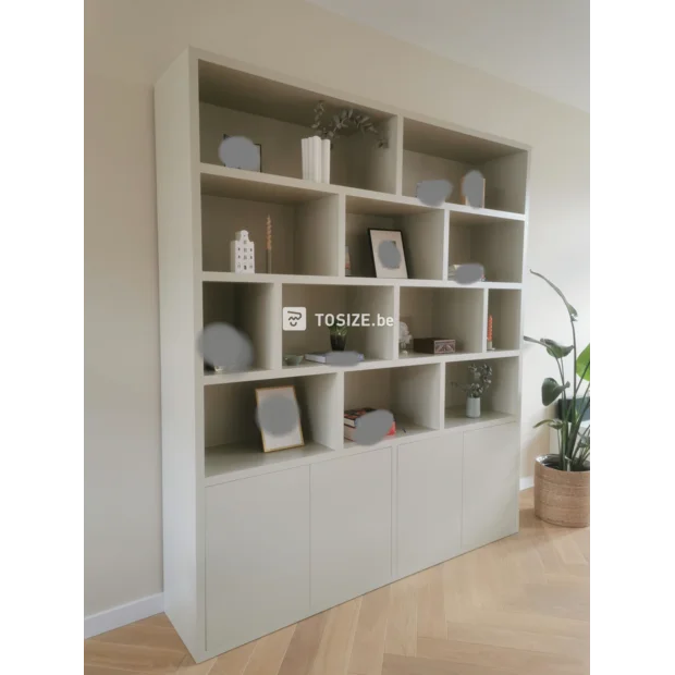 Armoire lumineuse avec portes et compartiments ouverts