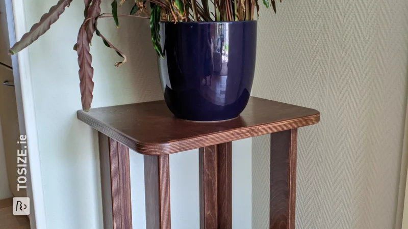 A homemade side table made of plywood birch, by Menno