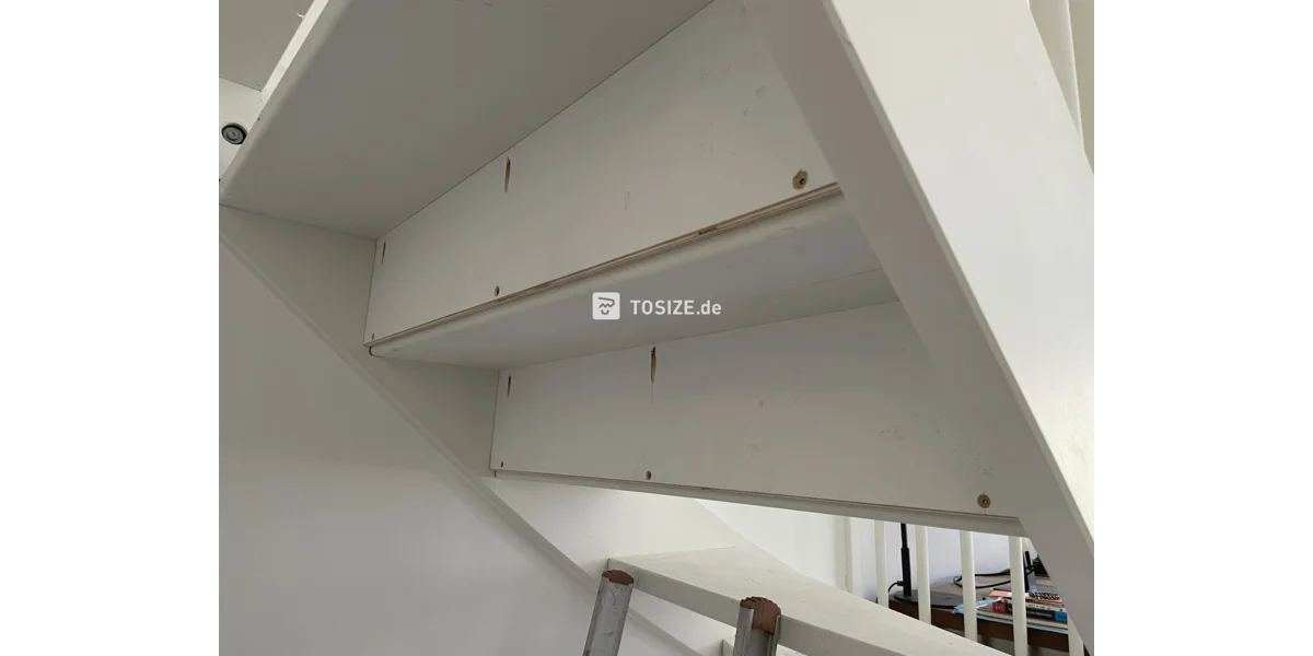 Schließen Sie eine offene Treppe selbst mit maßgeschneiderten Paneelen