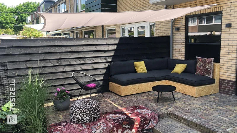 Un canapé lounge fait maison avec espace de rangement en OSB, par Bas