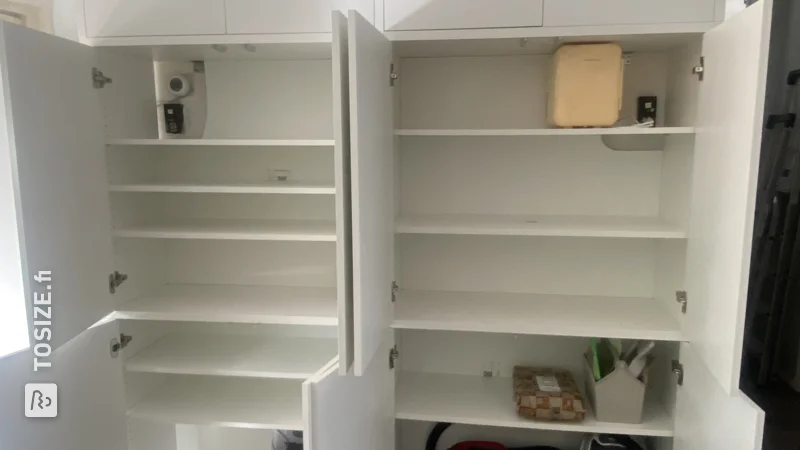 Tips: Lots of extra storage space with a custom-made shelving unit, by Lidy