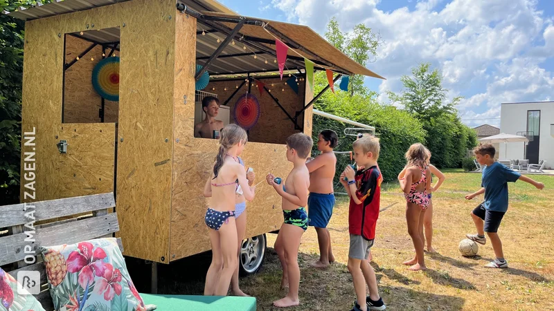 Homemade bar for the OSB garden, by Joris and Warre