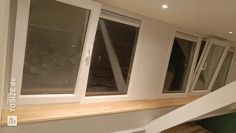 Eine maßgefertigte Eichenfensterbank für die Dachgaube von Rene