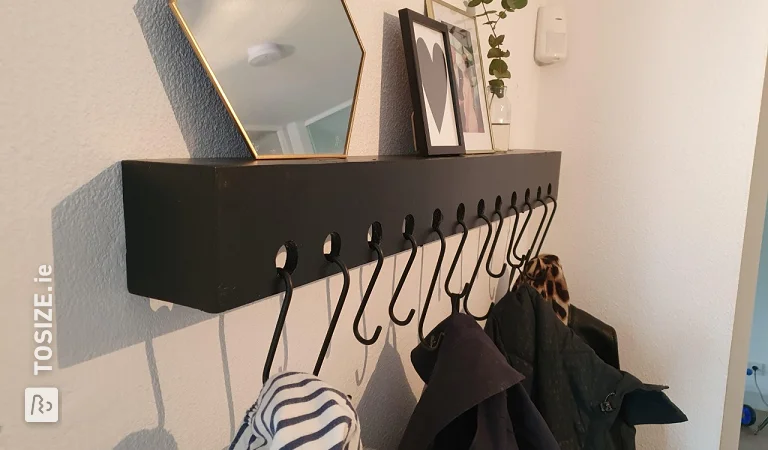 DIY: Make your own coat rack and wall cupboard for the hall, by Stijn