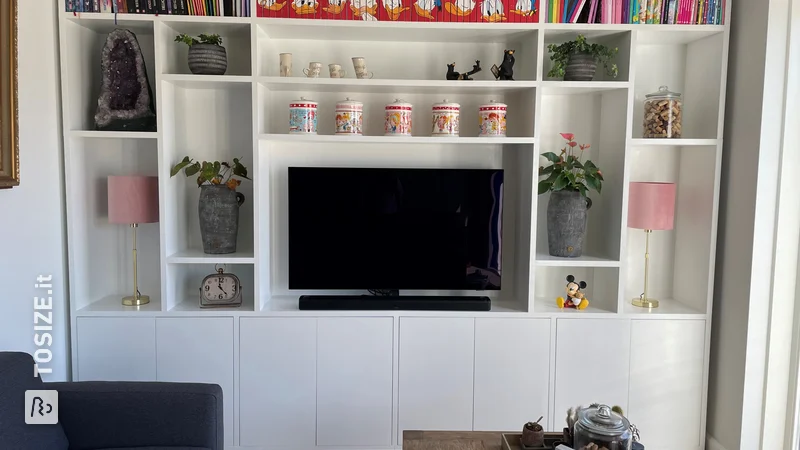 Cabinet with TV in the living room with TOSIZE Furniture, by Daniëlle 