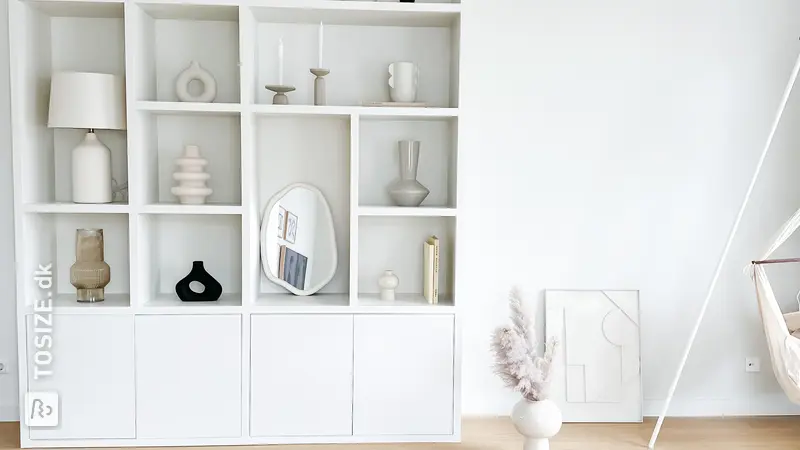 Custom-made shelving unit for stylish storage space, by Rebecca (@bijrebecca)