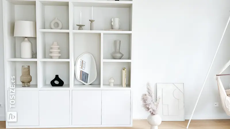 Custom-made shelving unit for stylish storage space, by Rebecca (@bijrebecca)