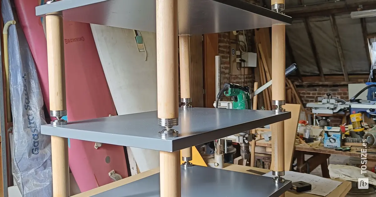 Un rack HIFI hecho a medida con MDF aserrado | TOSIZE.es