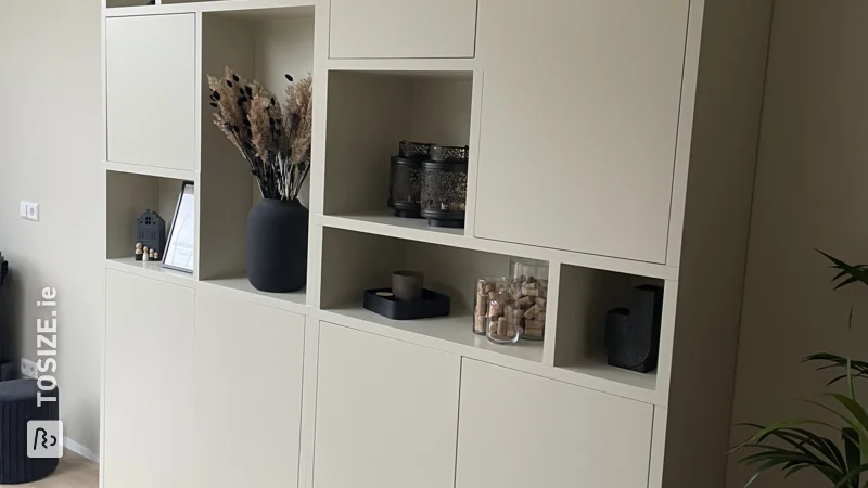 Self-designed bespoke shelving unit with TOSIZE Furniture, by Werner