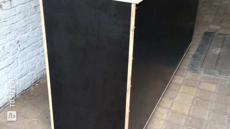 Maßgeschneiderte Flightcase-Aufbewahrungsbox aus starkem Betonsperrholz von Karel