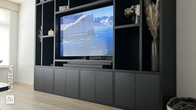 Un gran mueble de televisión personalizado en roble negro, de Barry