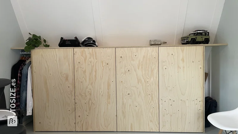 Ikea hack: Wardrobe under a sloping roof made of underlayment, by Joos