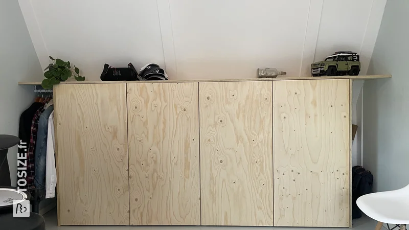 Ikea hack: Wardrobe under a sloping roof made of underlayment, by Joos