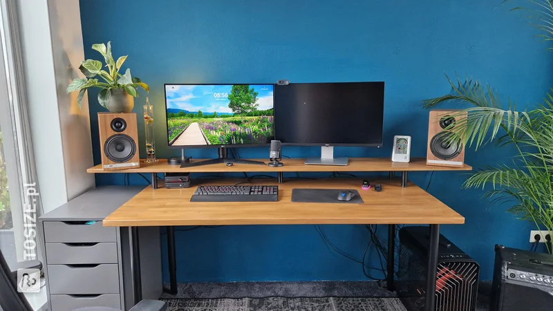 A sturdy carpentry panel beech monitor shelf for home office, by Martijn