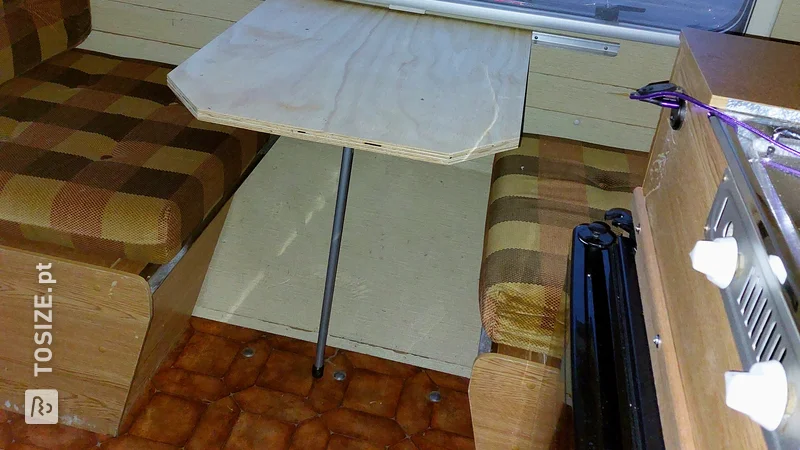 Underlayment table for the caravan, by Berteld