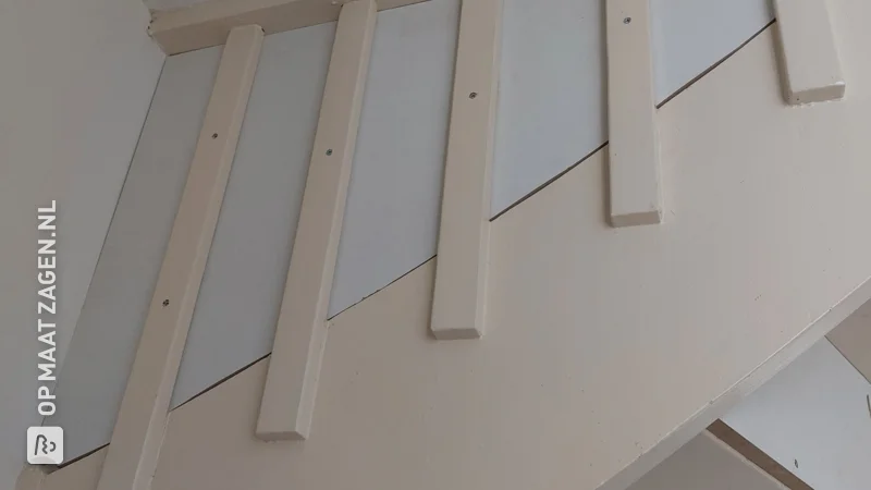 Closing an open staircase with custom MDF, by Koen