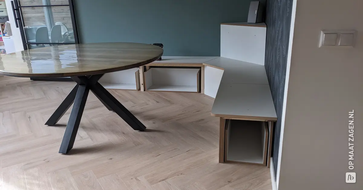 Homemade corner sofa in the dining area from custom-sawn MDF lacquer ...