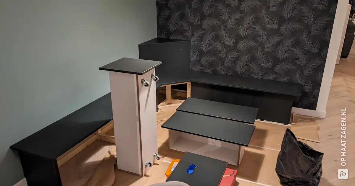 Homemade corner sofa in the dining area from custom-sawn MDF lacquer ...