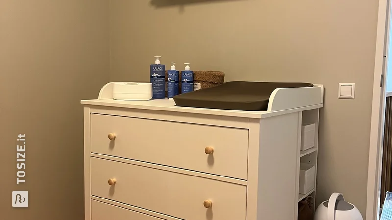 Chest of drawers transformed into a chest of drawers with custom-sawn MDF, by Stephanie