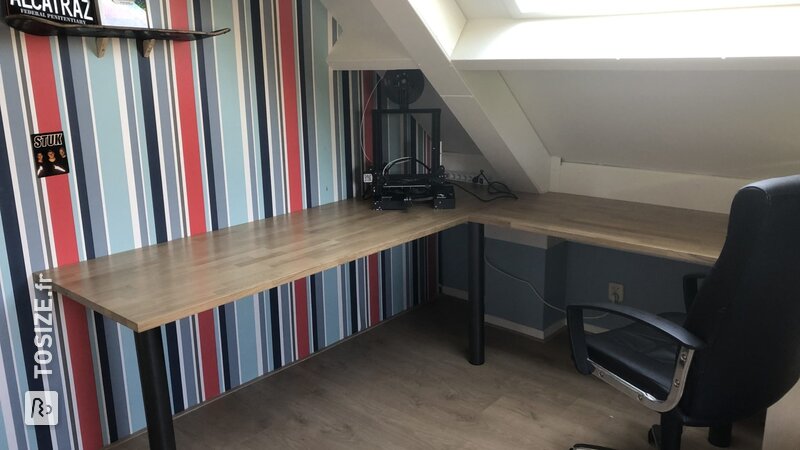 Créer des lieux de travail à domicile: bureaux en chêne pour chambres enfants, par Robertus