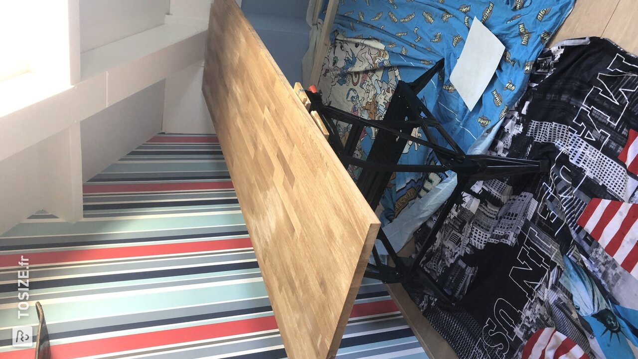 Créer des lieux de travail à domicile: bureaux en chêne pour chambres enfants, par Robertus