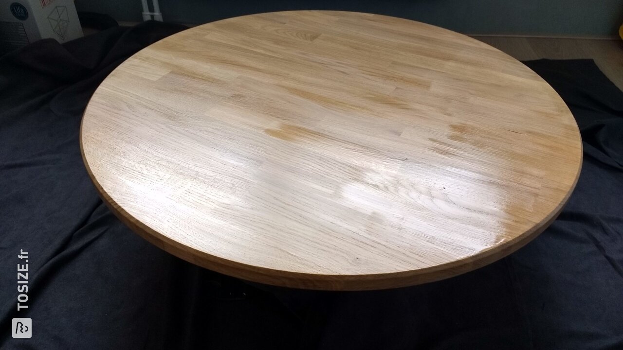 Remplacement du plateau d'une table basse par un plateau en chêne fabriqué sur mesure, par Carolien