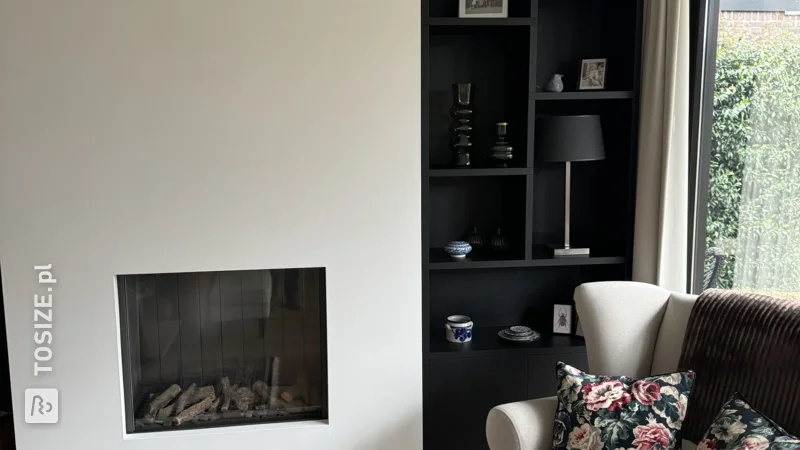 Custom shelving unit next to the mantelpiece with TOSIZE Furniture, by Leon